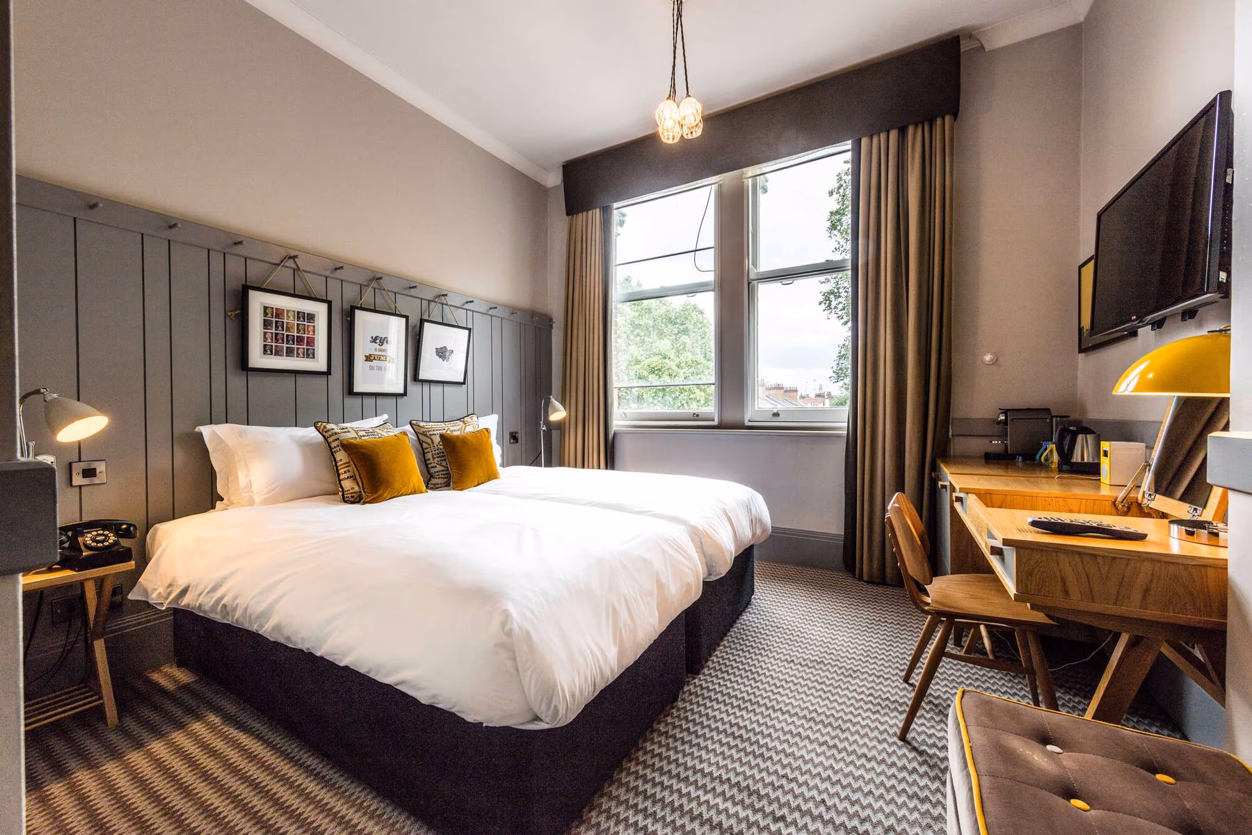 Guest room
