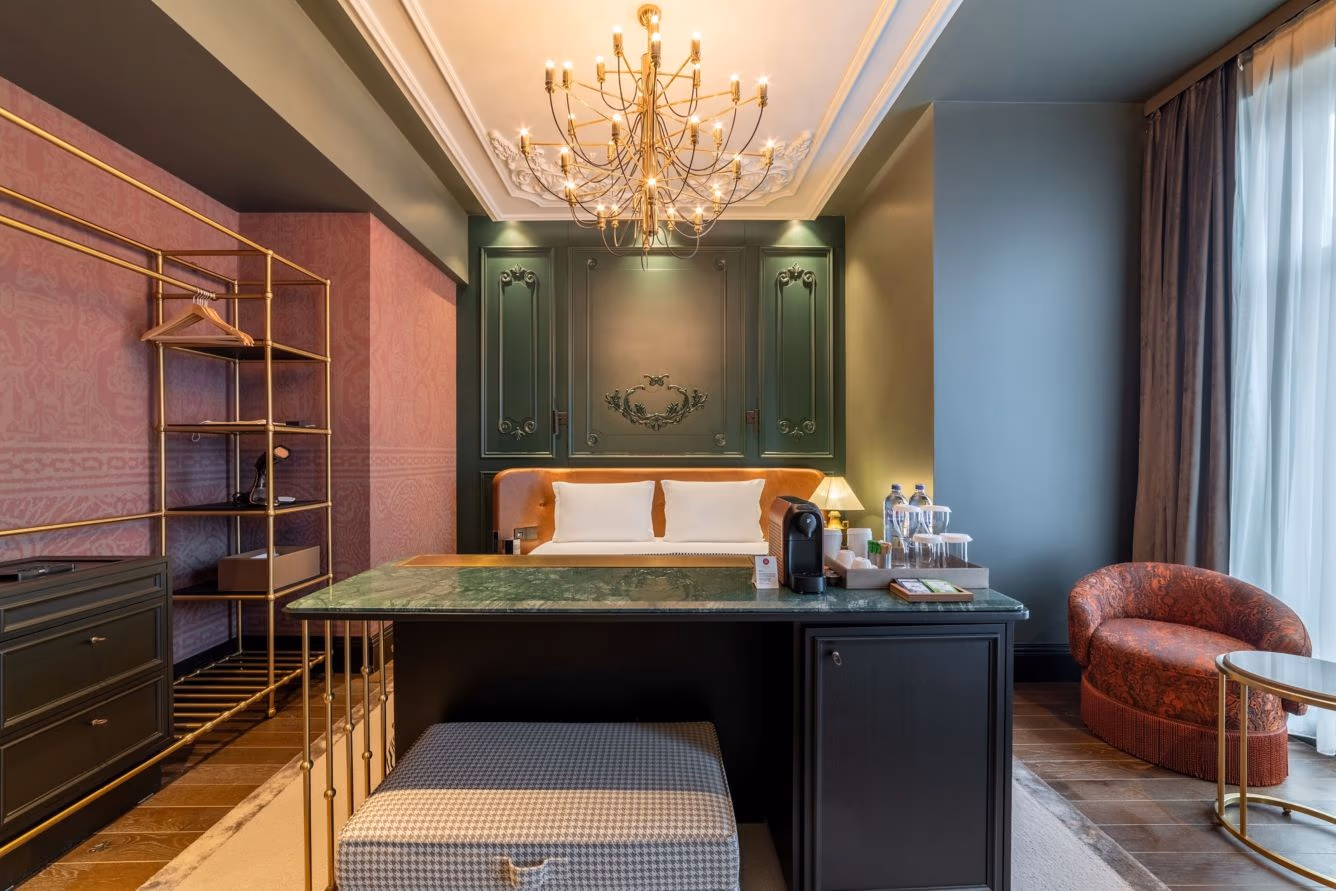 Guest bedroom