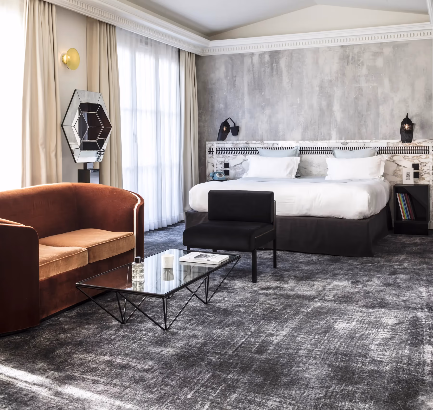 Suite king bed and sofa