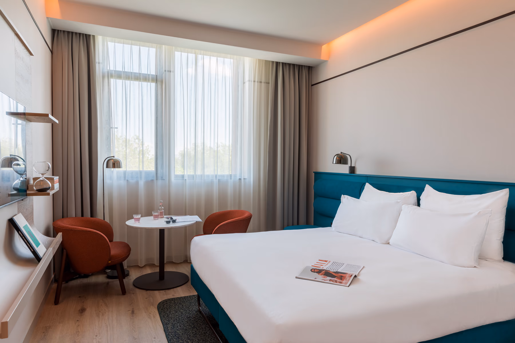 Signature Deluxe Double bedroom