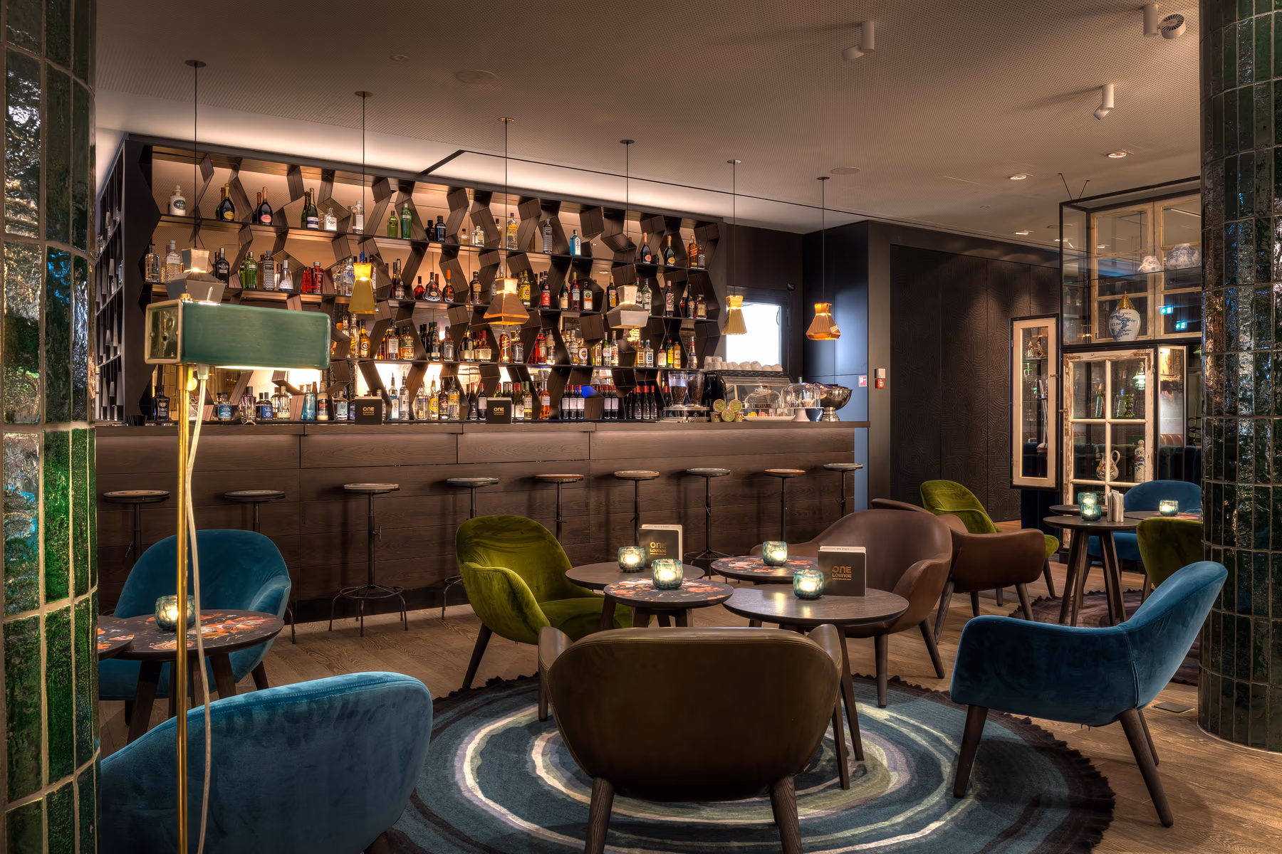One Lounge Bar
