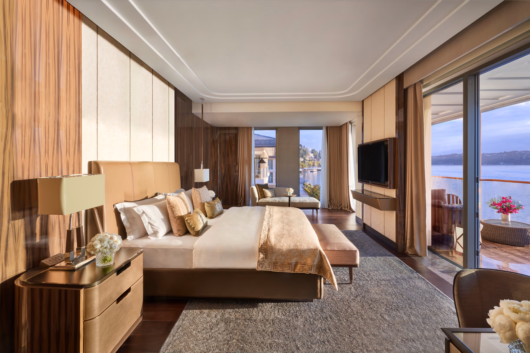 One-bedroom Bosphorus Suite bedroom