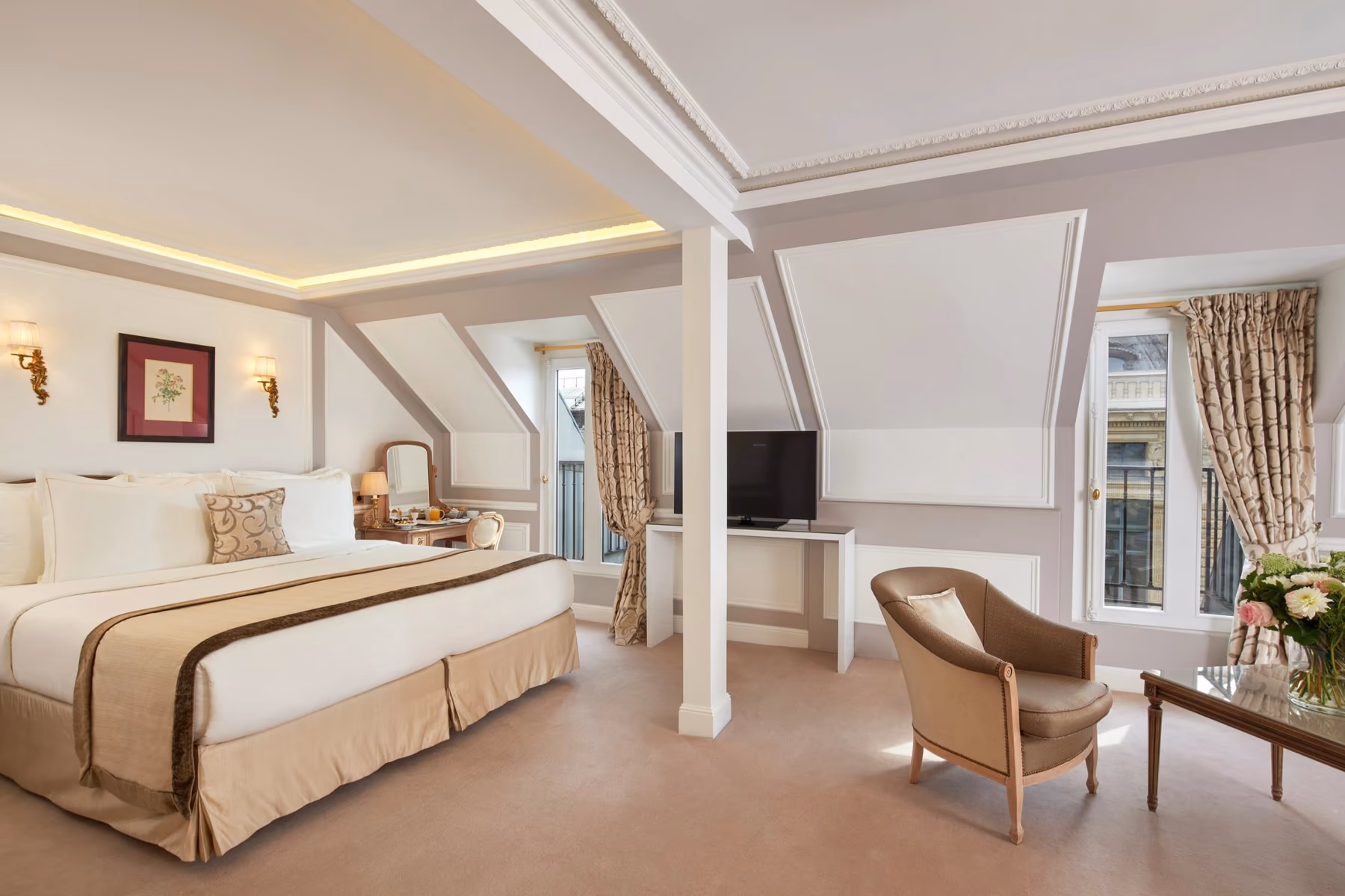 Eiffel Tower Junior Suite bedroom