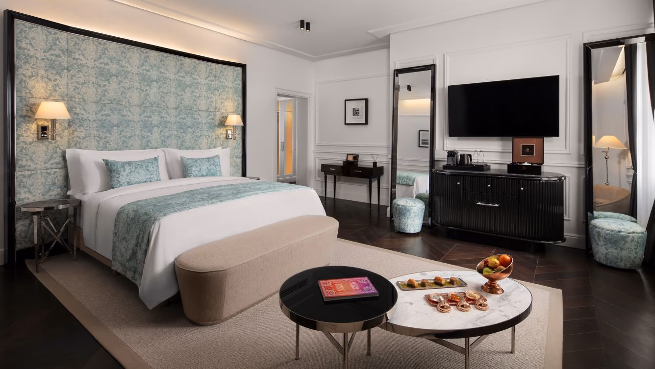 The Charm Corner Suite