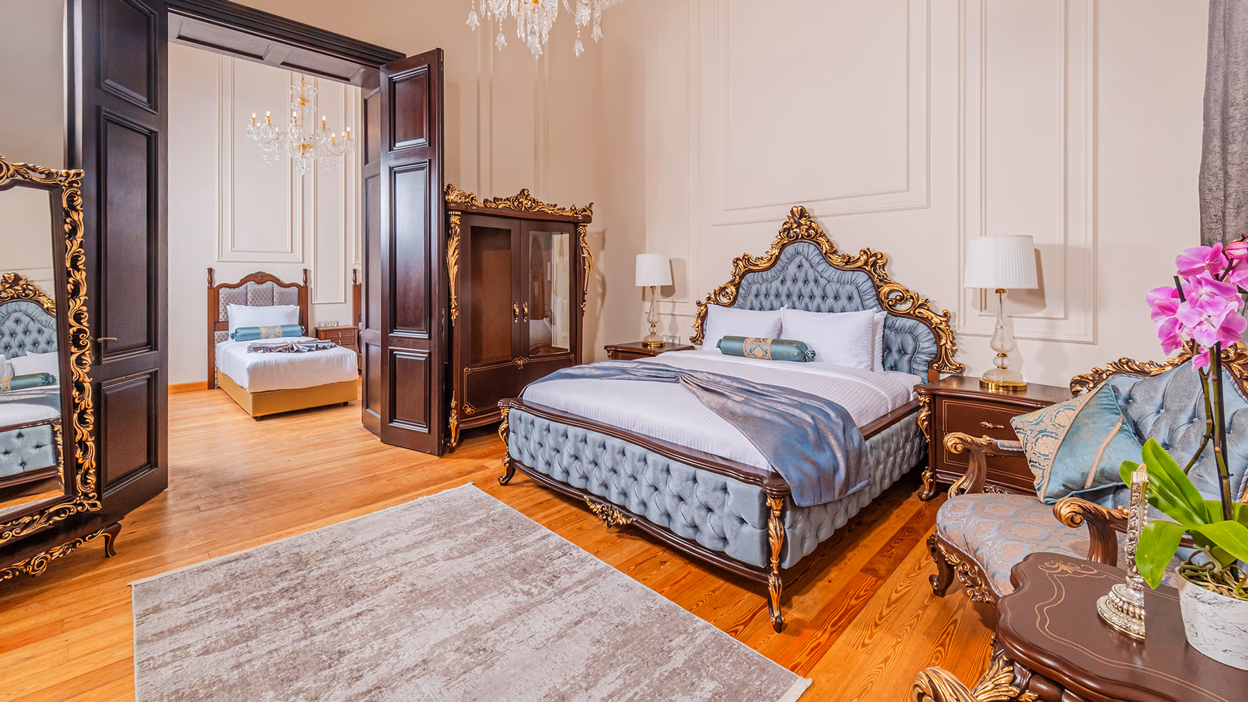 Guest bedroom