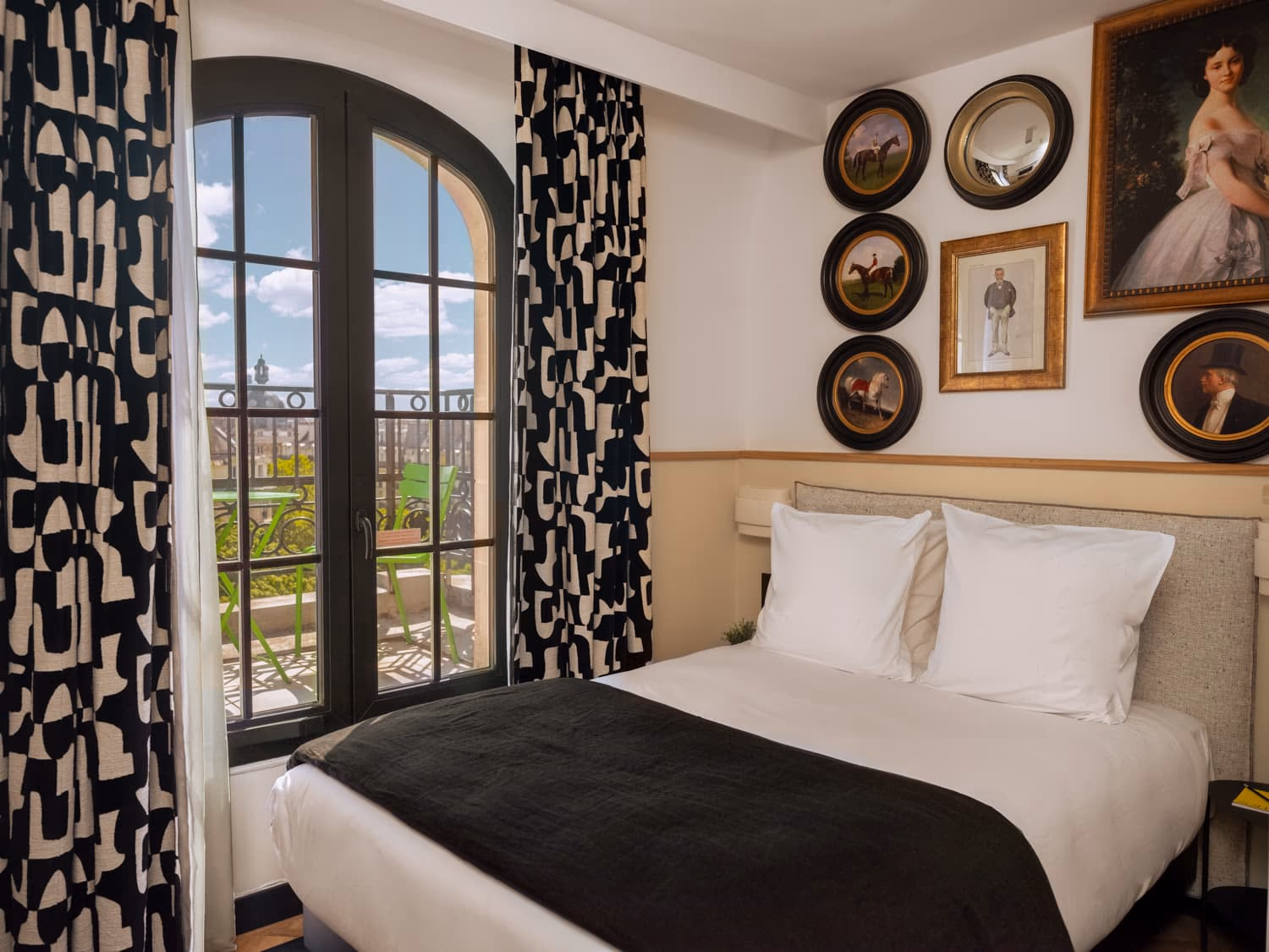 Cosy room with private balcony